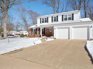 2415 Sweetbriar Rd, Wilmington, DE 19810