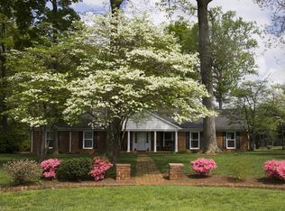 4307 Belvoir Dr, Greensboro, NC 27406