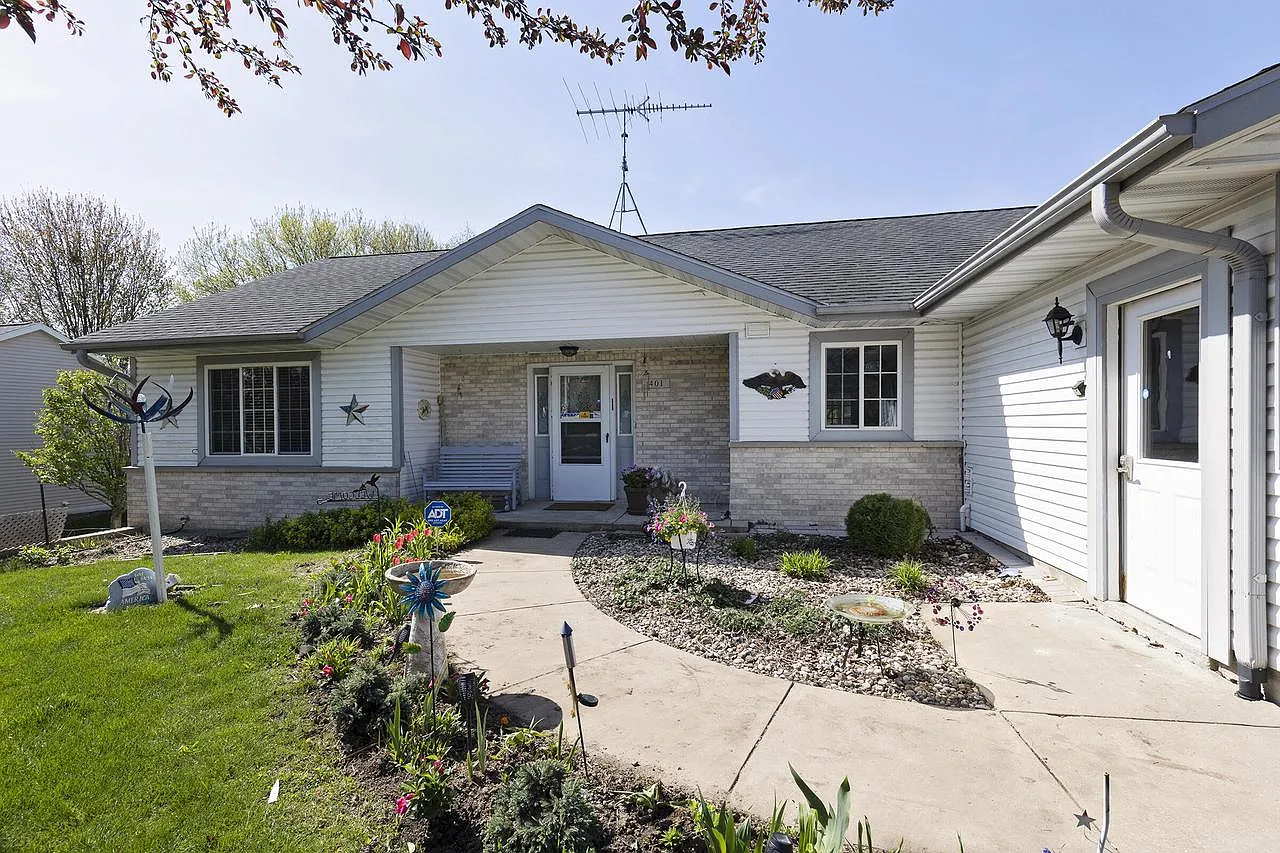 401 Cherokee LANE photo 1