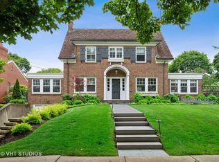 239 Coolidge Ave, Barrington, IL