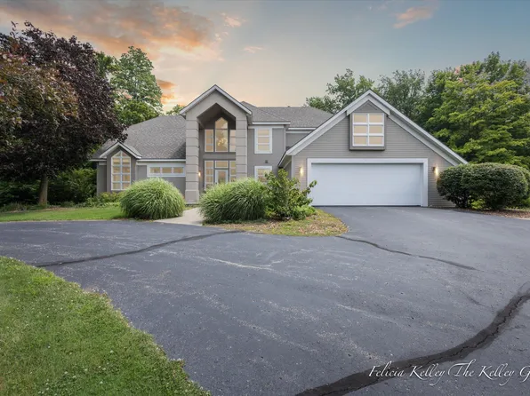 8757 Thome Dr, Sparta, MI 49345