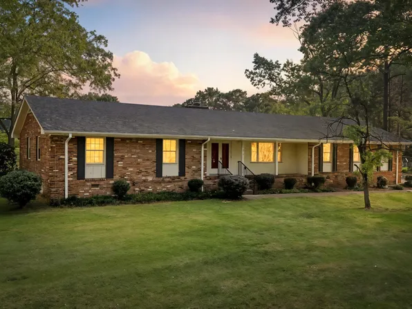 129 Castle Dr, Smithfield, NC 27577