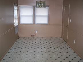 3rd image of 617 Crestview Dr