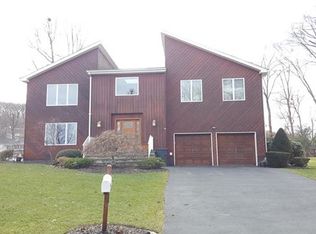 10 Denoyelle Cir, Garnerville, NY 10923