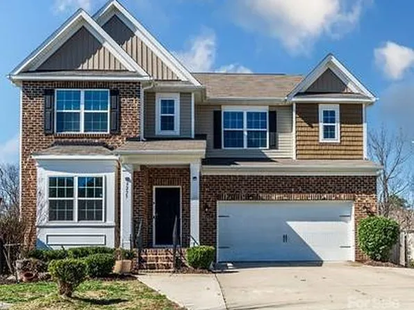 8235 Pamplin Ct, Charlotte, NC 28273