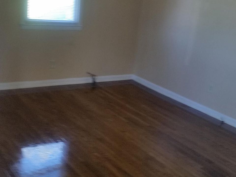 2nd image of 1374 Dix Dr