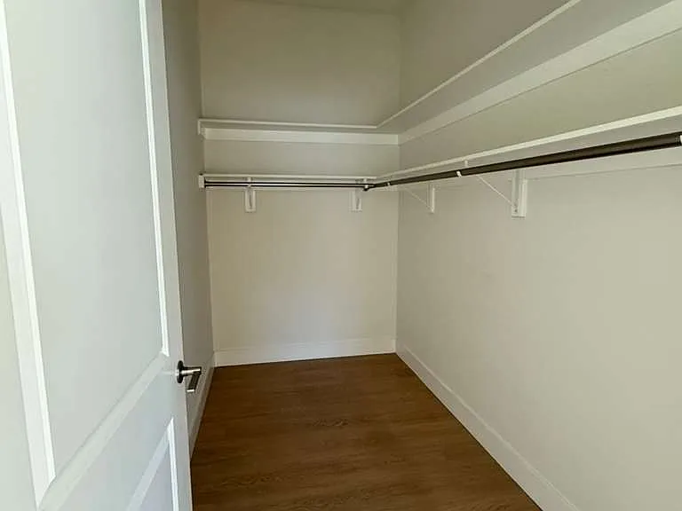 5732 Winnetka Ave — Photo 10