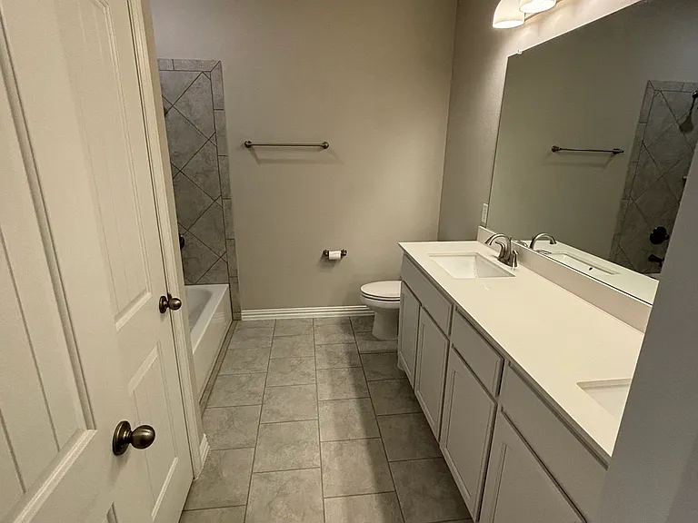 907 Swift Dr #1 — Photo 2