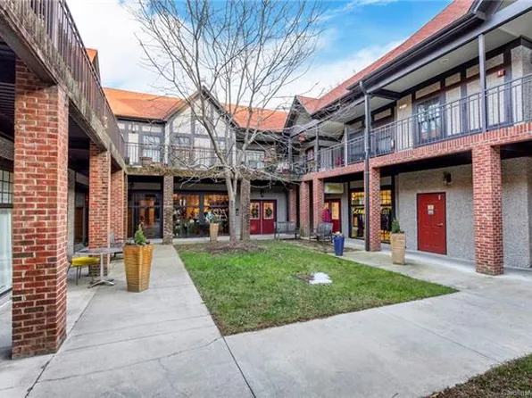 18 Brook St APT 208, Asheville, NC 28803
