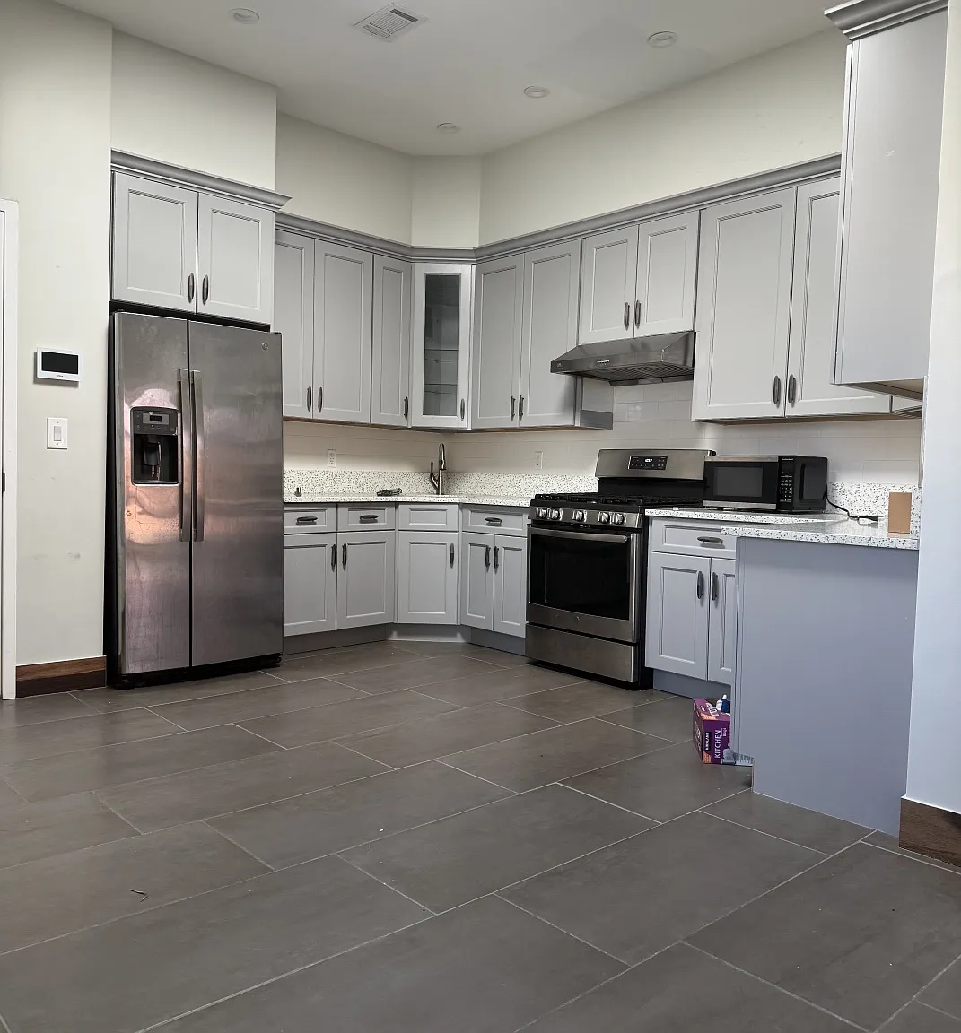 2 bed, $2,500 — Photo 1