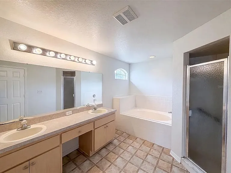 1037 Highland Crest Cir — Photo 9