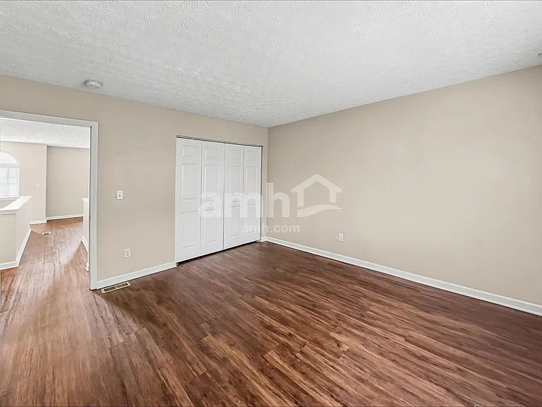340 Evergreen Cir — Photo 16