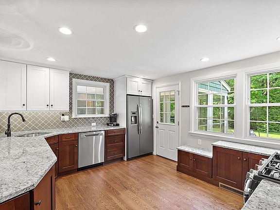 5th image of 113 Andrew Ln