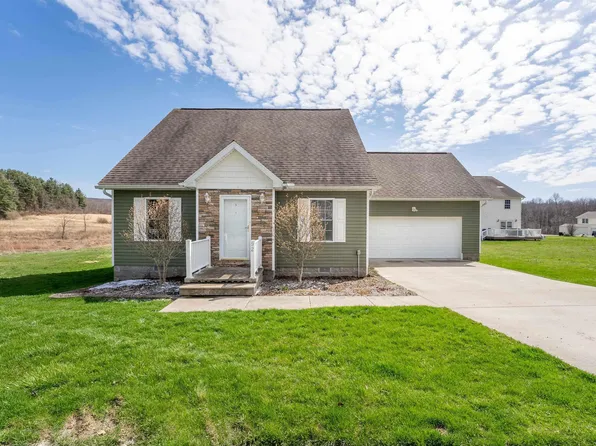 92 Kylie St, Reedsville, WV 26547