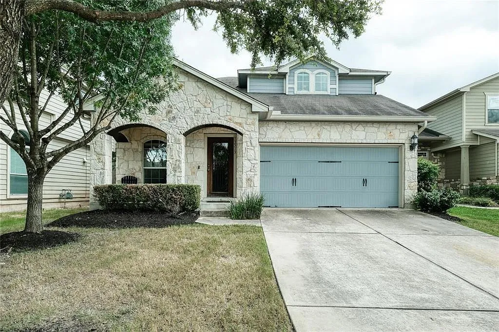 3 bed, 2.5 bath, 1928 sqft, $2,300 — Photo 1