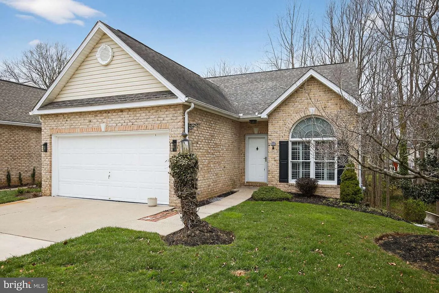 906 Whispering Ridge Ln photo 1