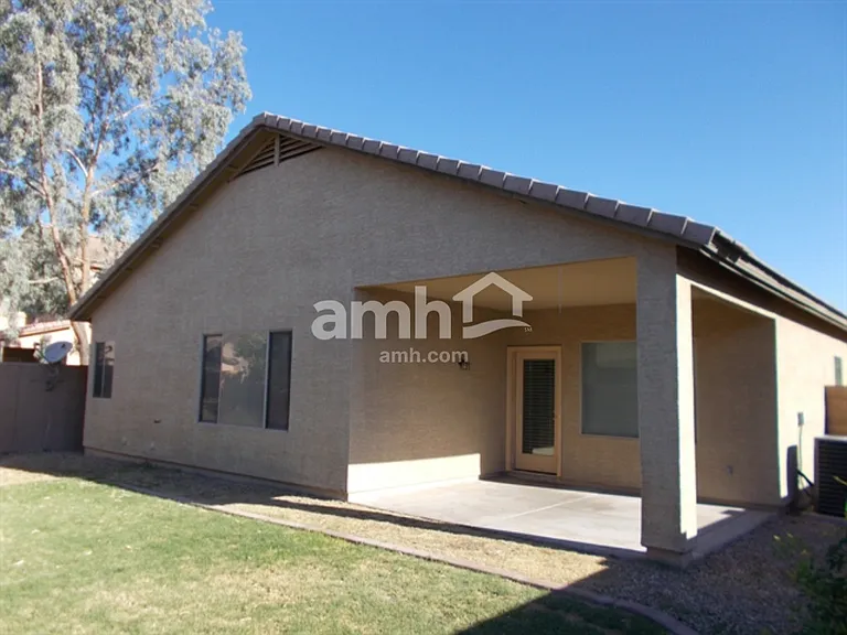 11621 W Lincoln St — Photo 10