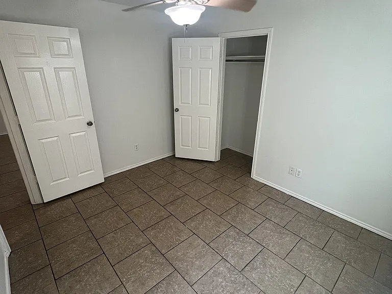 1523 Oasis Ave — Photo 7