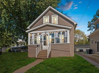 1104 Bay Shore Dr, Oshkosh, WI 54901