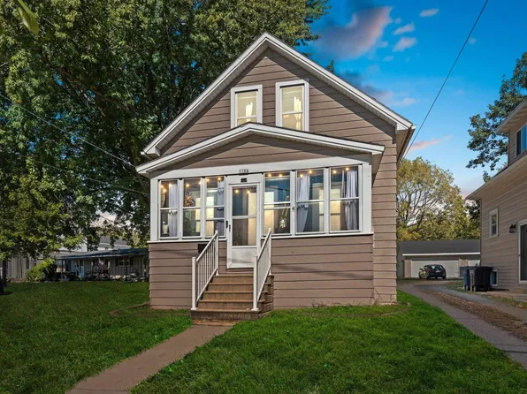 1104 Bay Shore Dr, Oshkosh, WI 54901