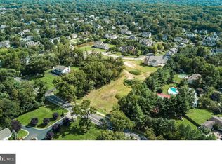 812 Riverton Rd, Moorestown, NJ 08057