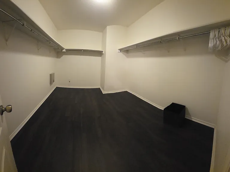 Maters Bedroom - Walk-In Large Closet