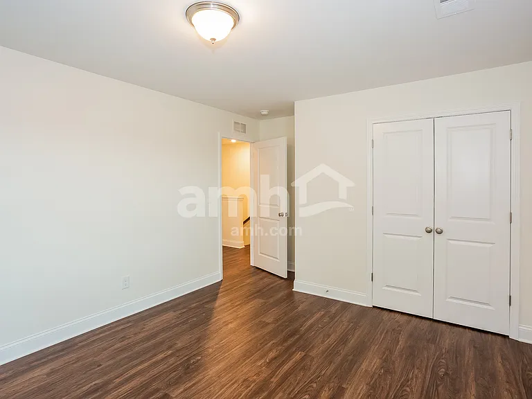144 Twin River Dr — Photo 29