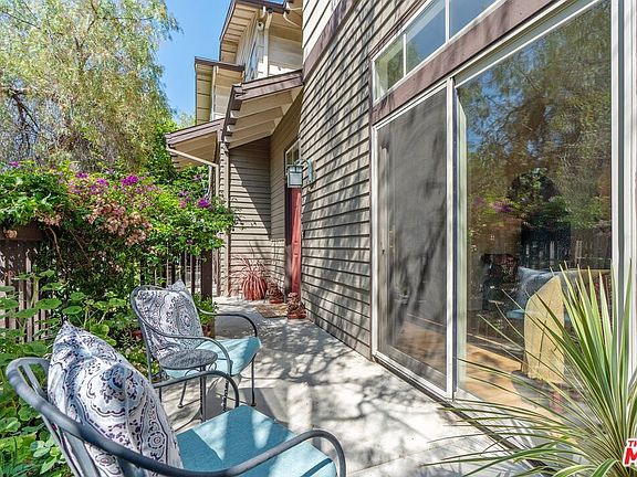 4th image of 500 N Rosemead Blvd APT 5