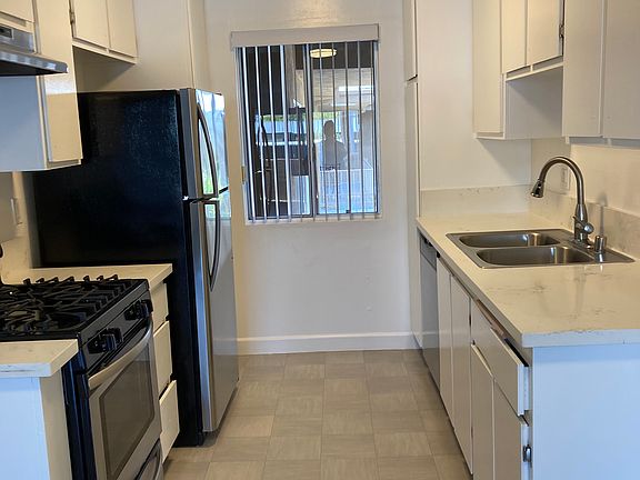 4th image of 1236 Amherst Ave #C009572af