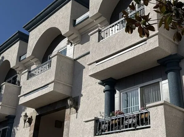 7035 Woodley Ave Unit 203, Van Nuys, CA 91406