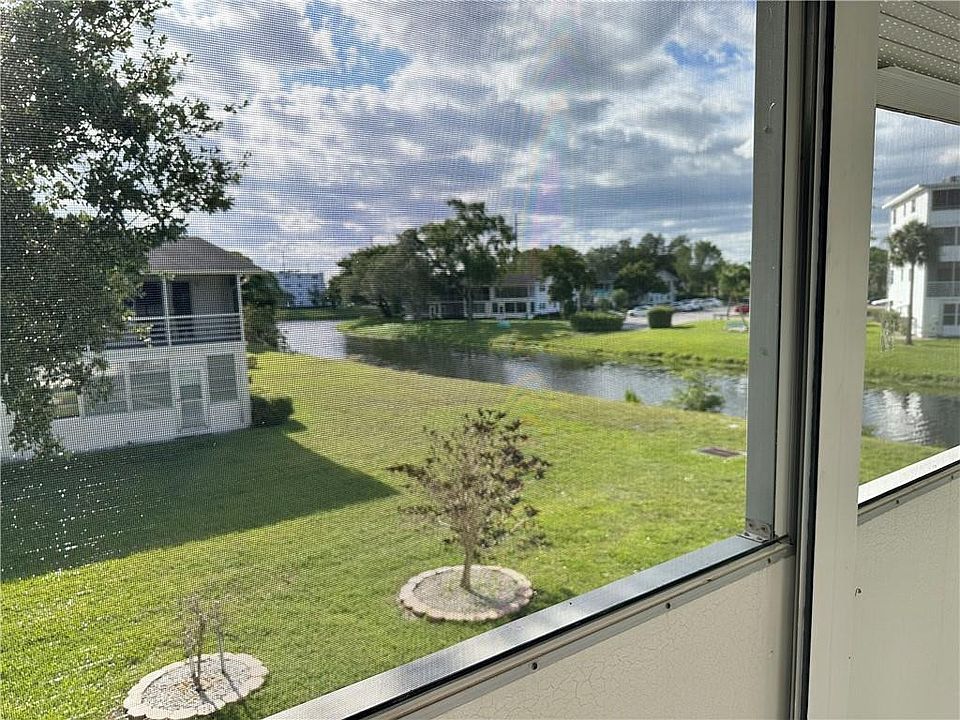 1st image of 294 Oakridge Q #294