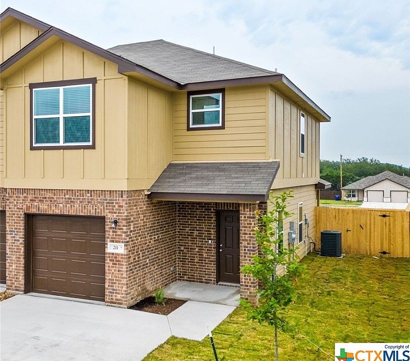 1st image of 211 Green Valley Dr