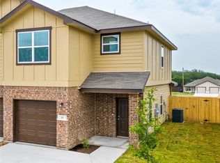 211 Green Valley Dr, Copperas Cove, TX 76522