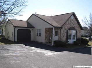 31 Ivy Ridge Close, Freehold, NJ 07728