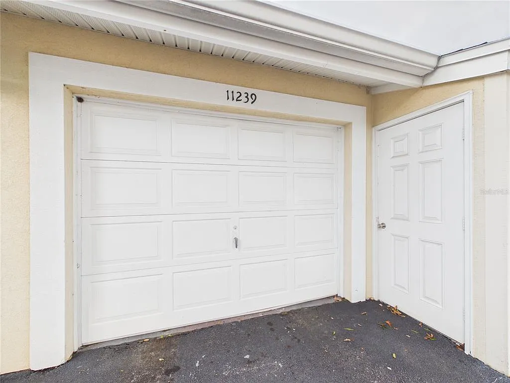 2 bed, 2.5 bath, 1460 sqft, $2,300 — Photo 3