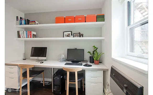 Sold by Douglas Elliman | media 18