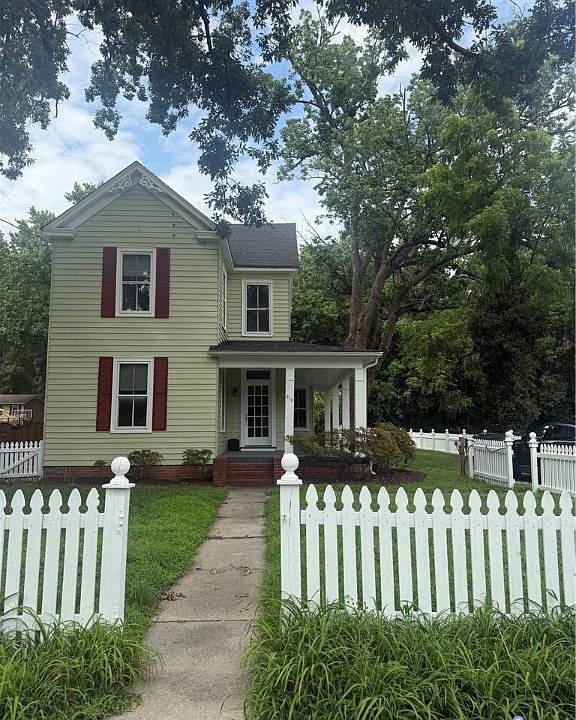2nd image of 210 Henry Clay Rd