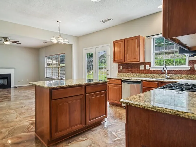 2455 Beckenham Pl — Photo 4