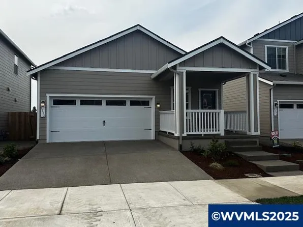1192 Parkside Ave, Woodburn, OR 97071