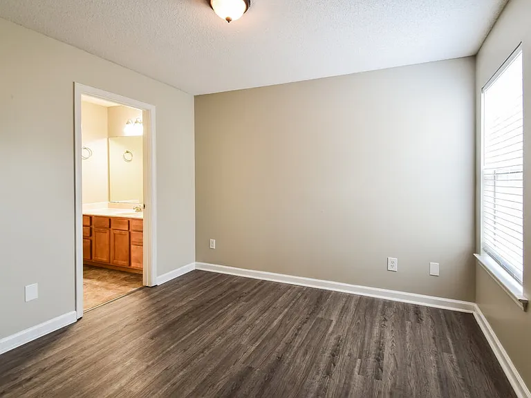 10093 Woodland Hills Dr — Photo 13