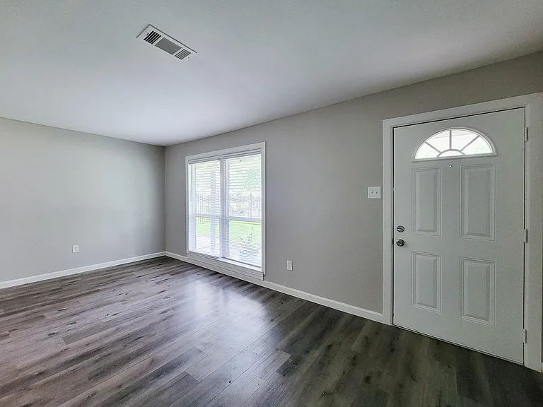 5606 Willow Glen Dr — Photo 5