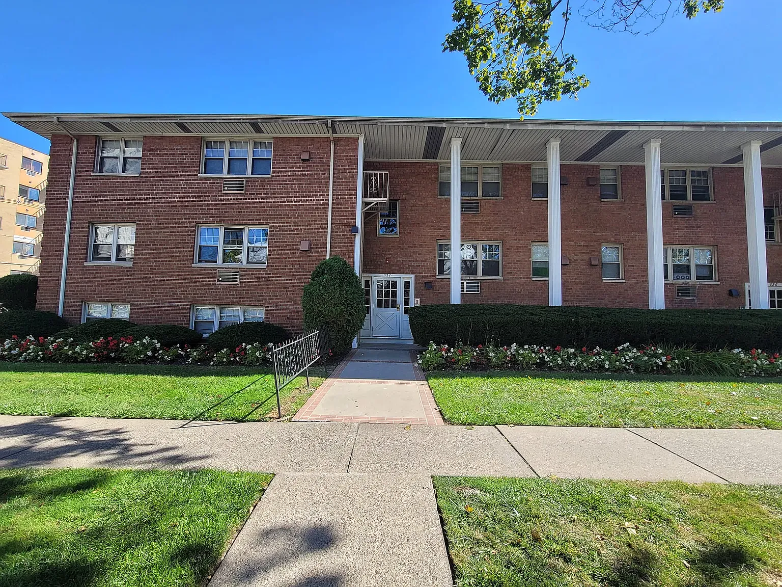 1 bed, 695 sqft, $1,695 — Photo 1