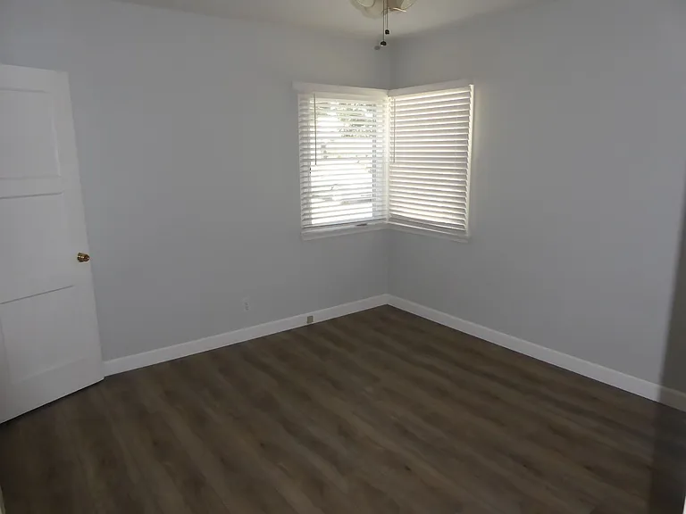 2031 N Parish Pl — Photo 4