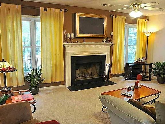 3rd image of 1605 Calvin Davis Cir