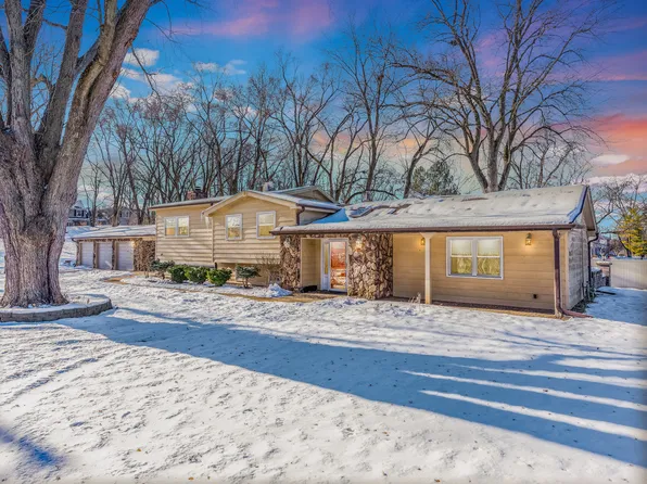 25216 River Rd, Lake Barrington, IL 60010