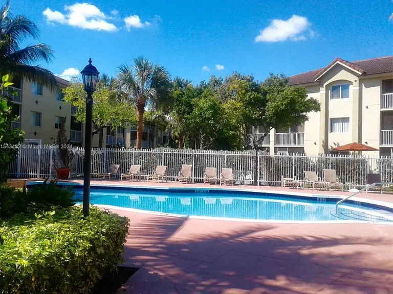 460 S Park Rd #206 — Photo 30