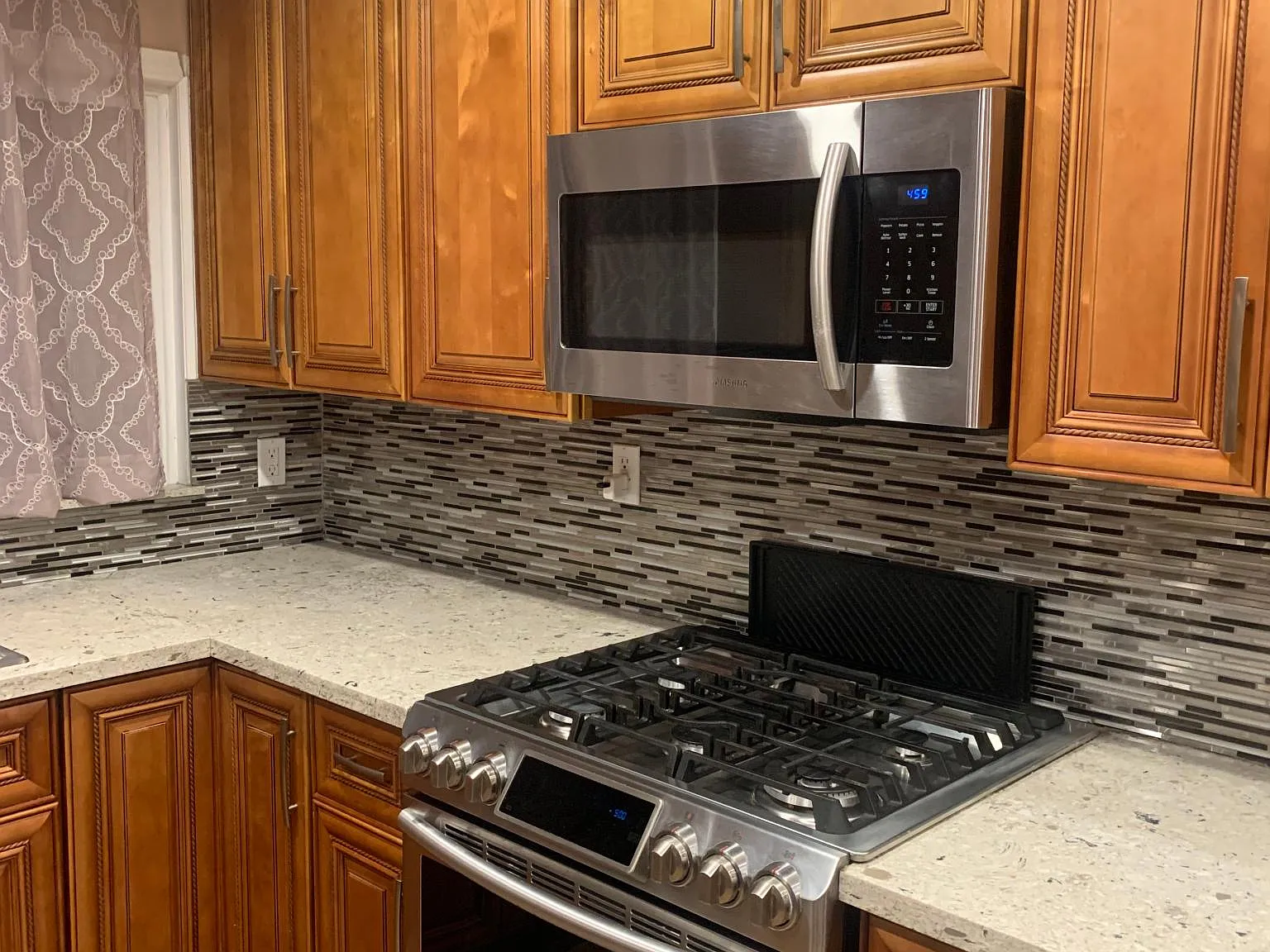 766 N Alexandria Ave — Photo 3
