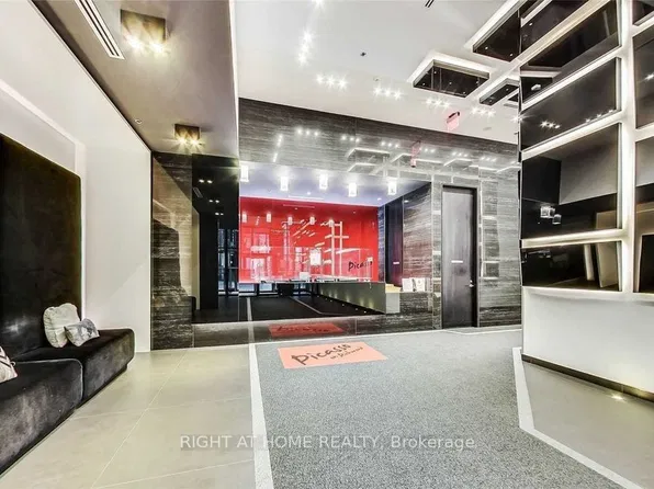 318 Richmond St W, Toronto, ON