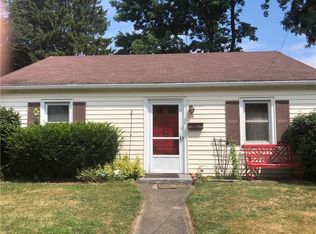 118 Holloway Rd, Rochester, NY 14610