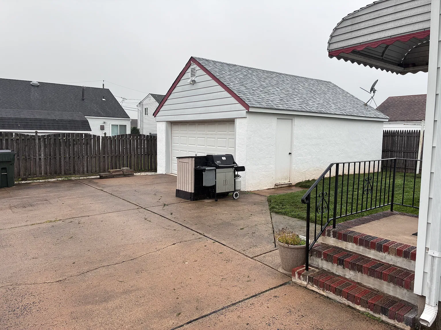 3 bed, 1.5 bath, 1800 sqft, $3,200 — Photo 3
